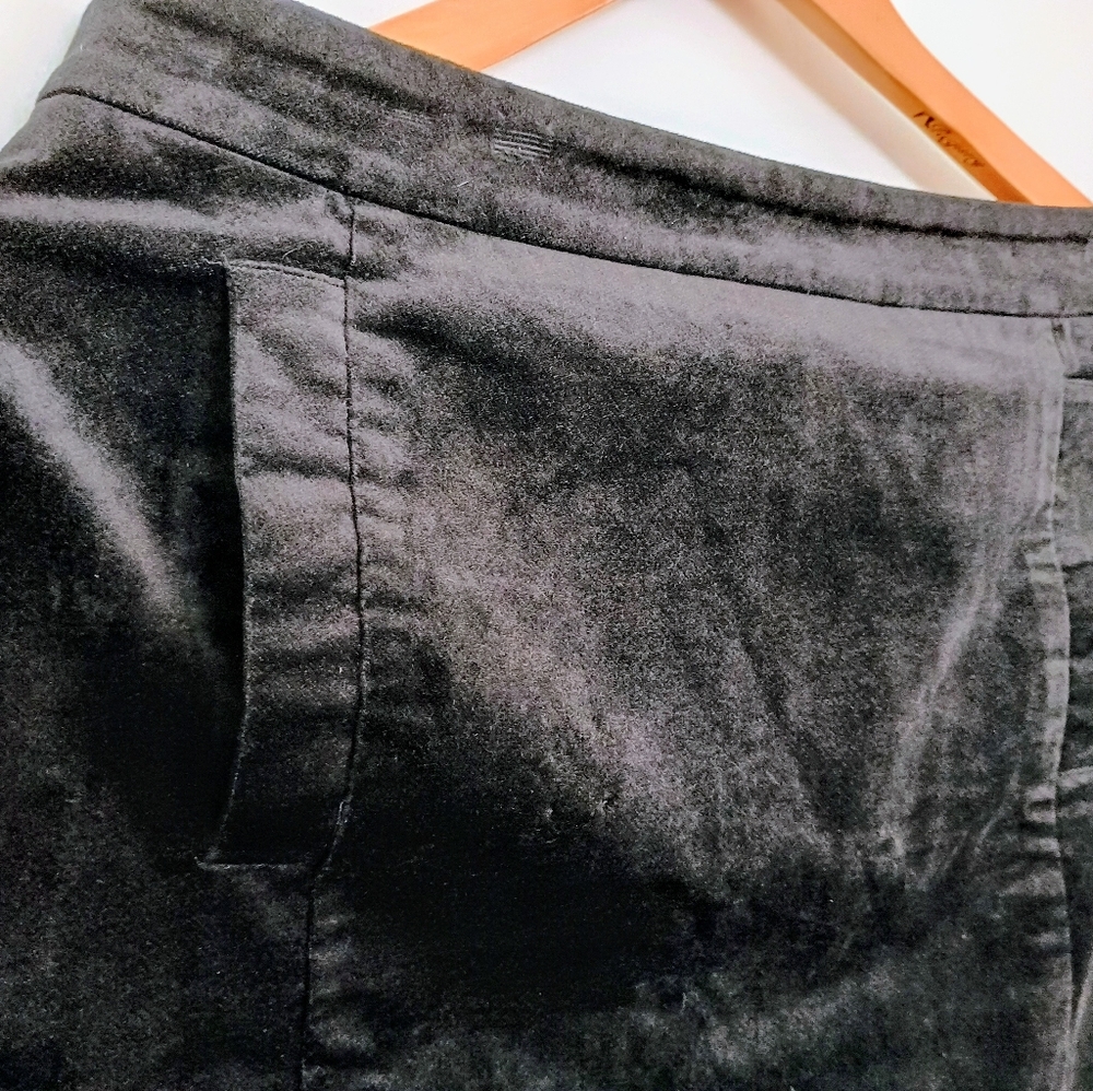 Ann Taylor Black Velvet Skirt size 10P